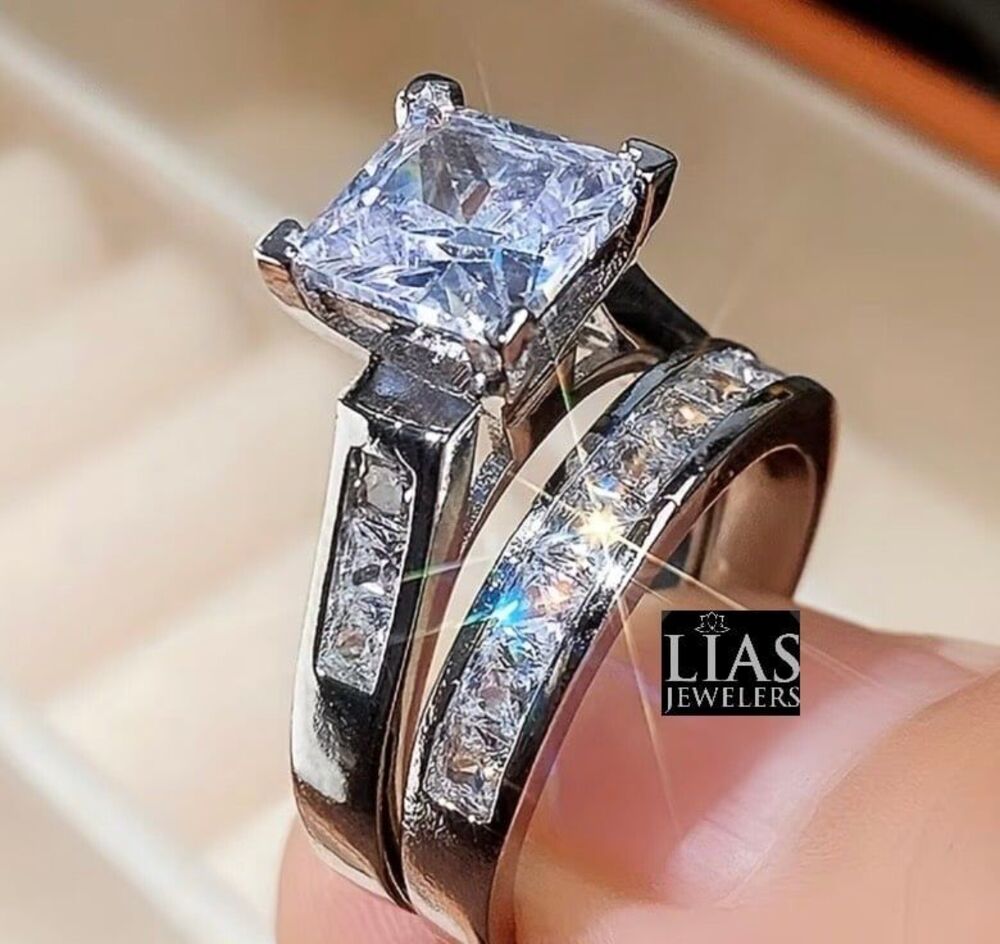 New 18k white gold wedding ring set